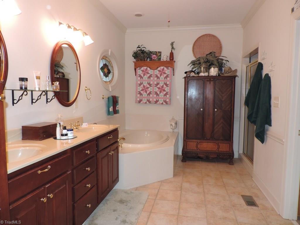 3917 Wesseck Rd, High Point, NC 27265 photo 16