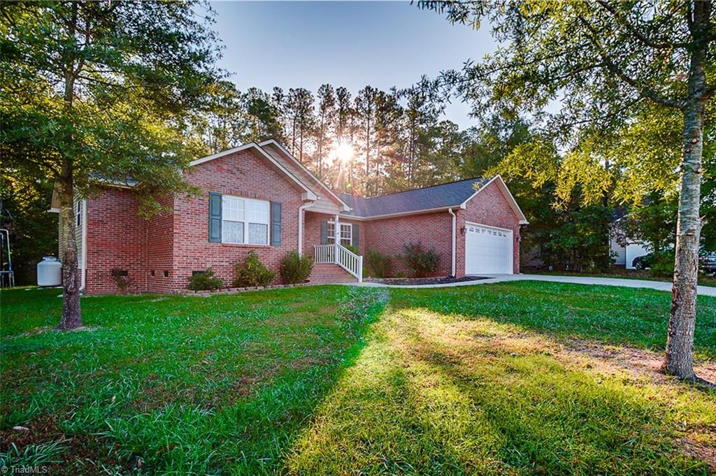 6 Lava Ln, Thomasville, NC 27360 photo 3