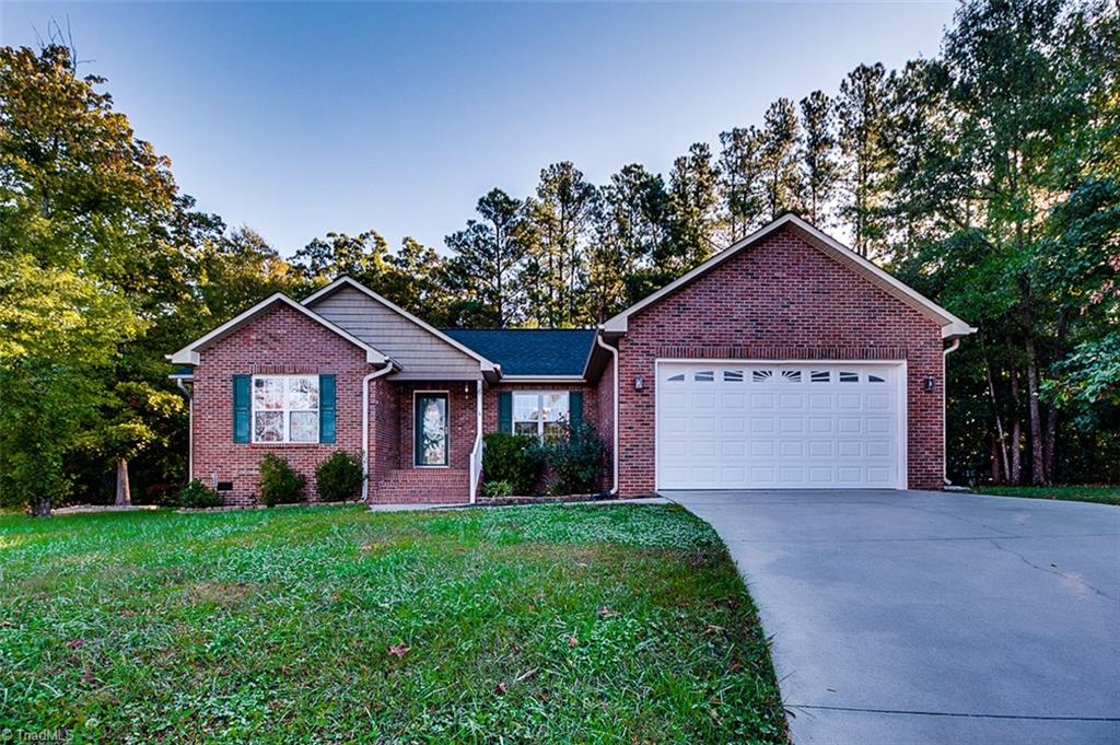6 Lava Ln, Thomasville, NC 27360 photo 1