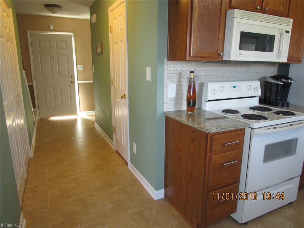 1219 Hampton Park Dr, High Point, NC 27265 photo 8
