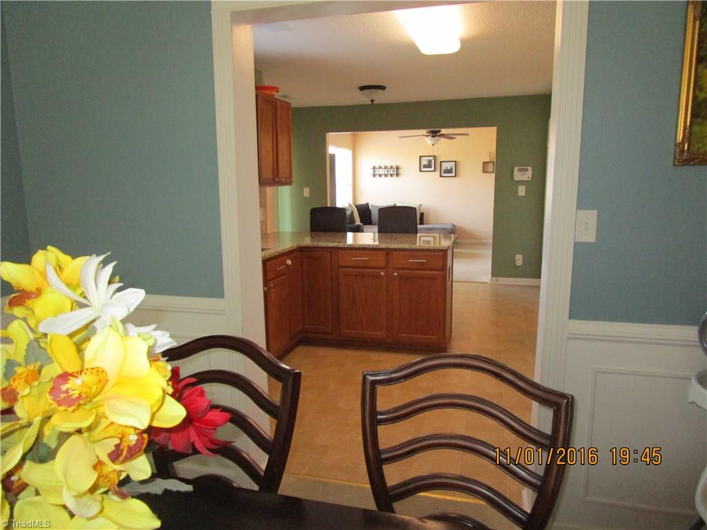 1219 Hampton Park Dr, High Point, NC 27265 photo 5