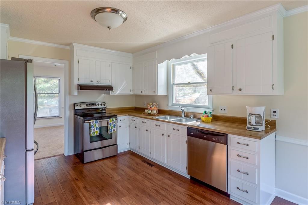 3596 Tanglebrook Trl, Clemmons, NC 27012 photo 6