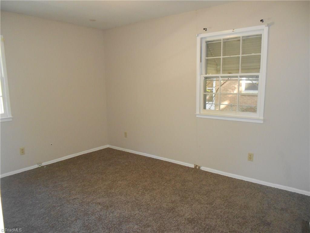 1719 Gavin Dr, High Point, NC 27260 photo 9