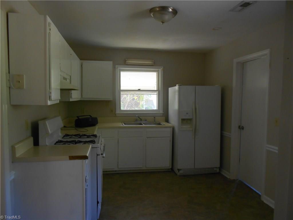 1719 Gavin Dr, High Point, NC 27260 photo 8