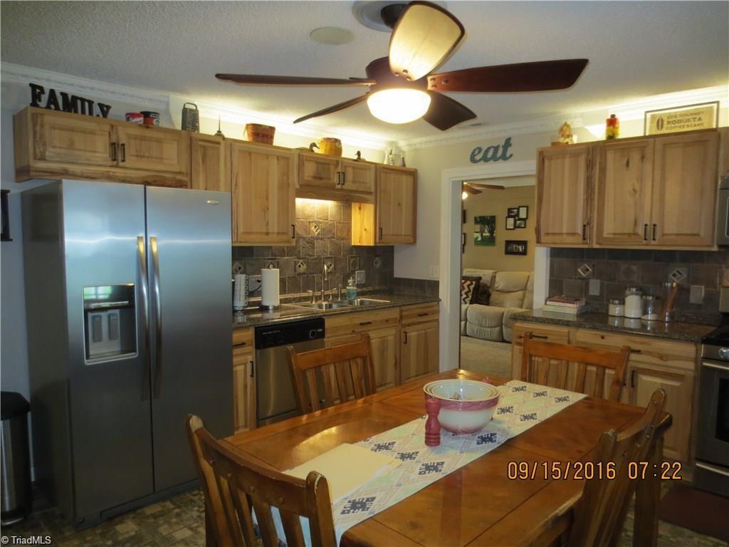 305 Northfield Dr, King, NC 27021 photo 3