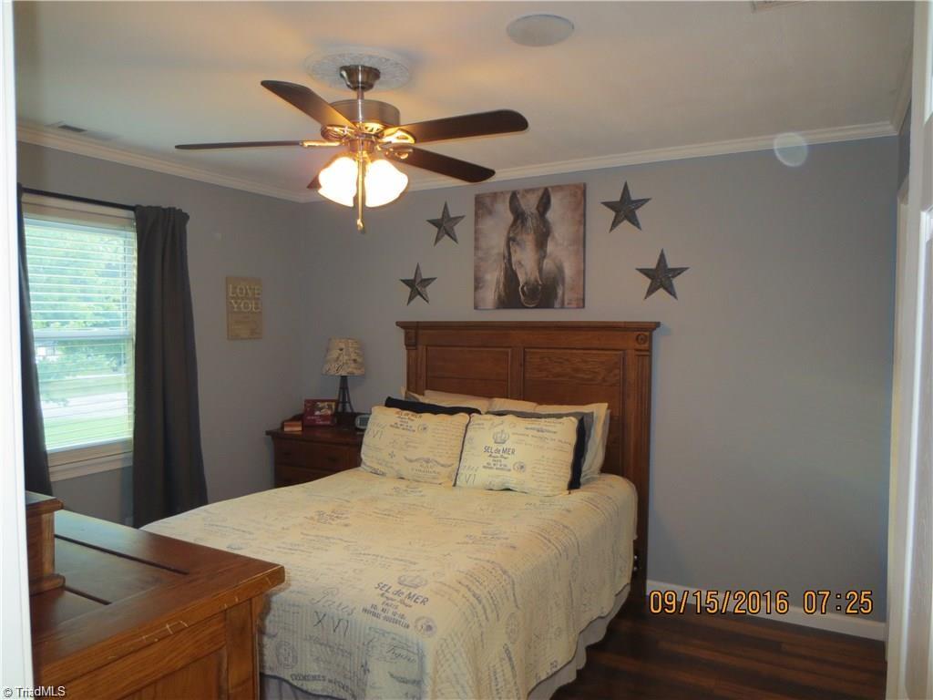 305 Northfield Dr, King, NC 27021 photo 8