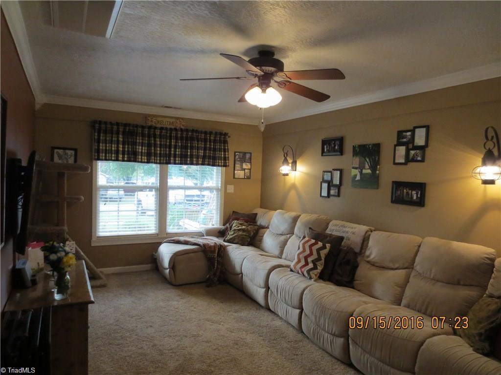 305 Northfield Dr, King, NC 27021 photo 5