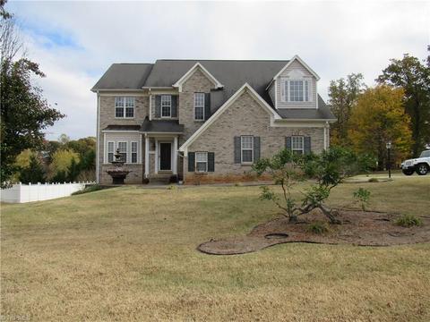 313 Maverick Trail Dr, King, NC 27021 photo 1