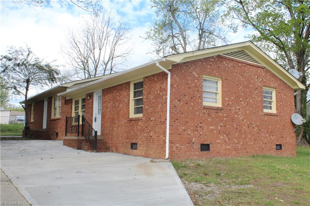 302 Sinclair Ave, High Point, NC 27260 photo 1