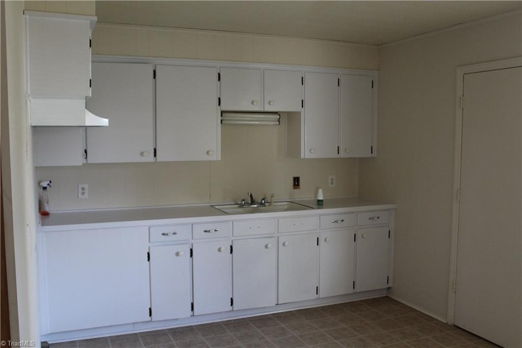 302 Sinclair Ave, High Point, NC 27260 photo 14