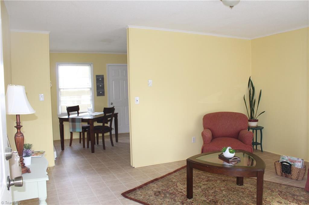 302 Sinclair Ave, High Point, NC 27260 photo 4