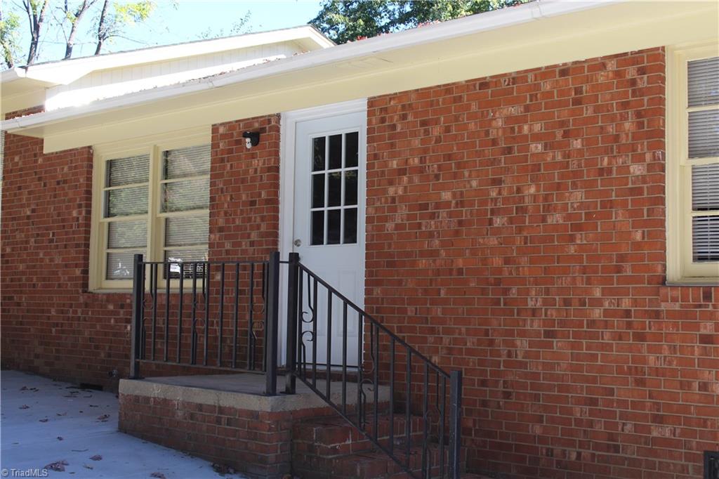 302 Sinclair Ave, High Point, NC 27260 photo 3