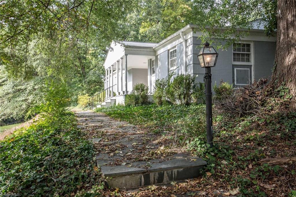914 Wimbledon Pl, High Point, NC 27262 photo 2