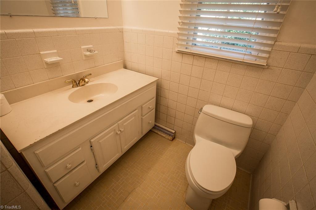 914 Wimbledon Pl, High Point, NC 27262 photo 19