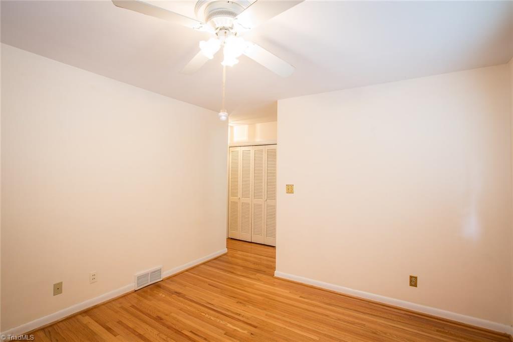 914 Wimbledon Pl, High Point, NC 27262 photo 18