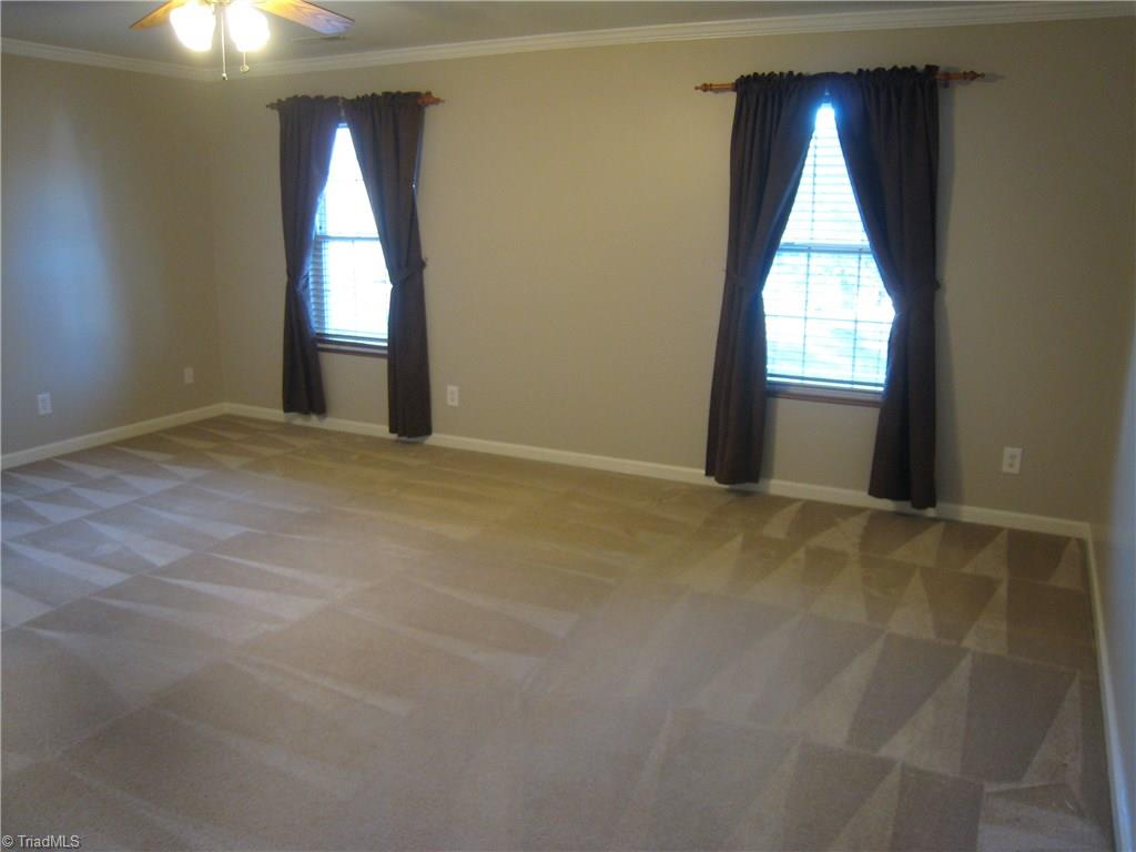 1112 Hampton Park Dr, High Point, NC 27265 photo 21