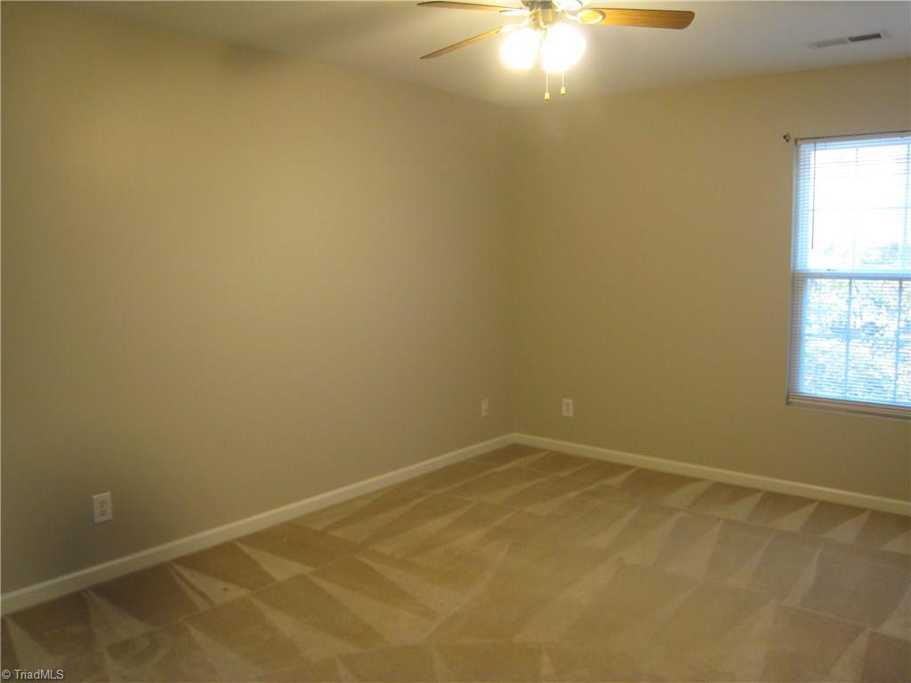 1112 Hampton Park Dr, High Point, NC 27265 photo 16