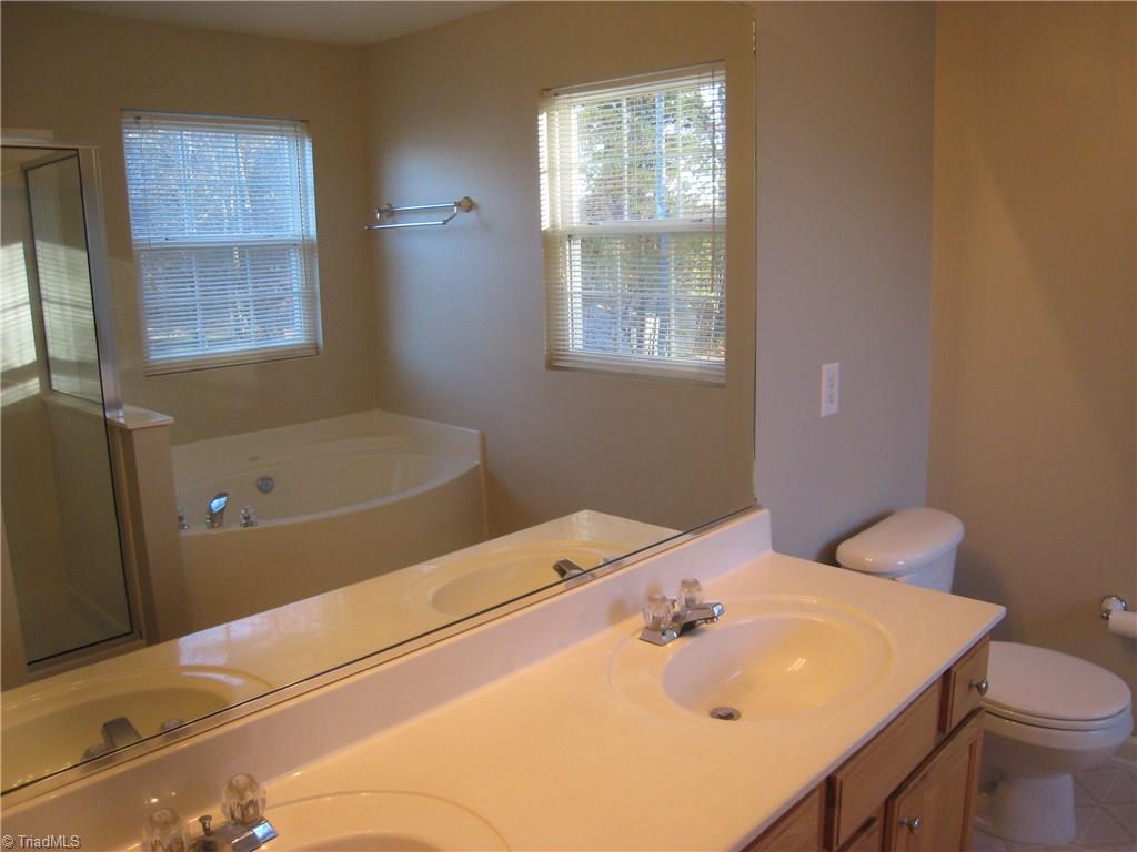 1112 Hampton Park Dr, High Point, NC 27265 photo 25
