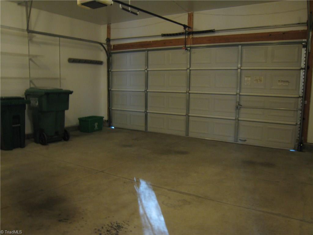 1112 Hampton Park Dr, High Point, NC 27265 photo 12
