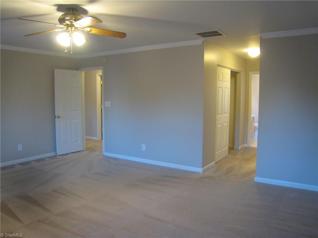 1112 Hampton Park Dr, High Point, NC 27265 photo 22