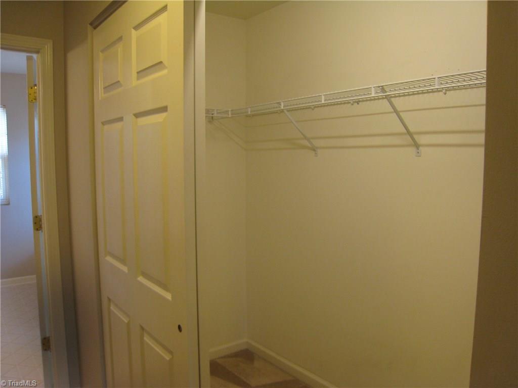 1112 Hampton Park Dr, High Point, NC 27265 photo 23
