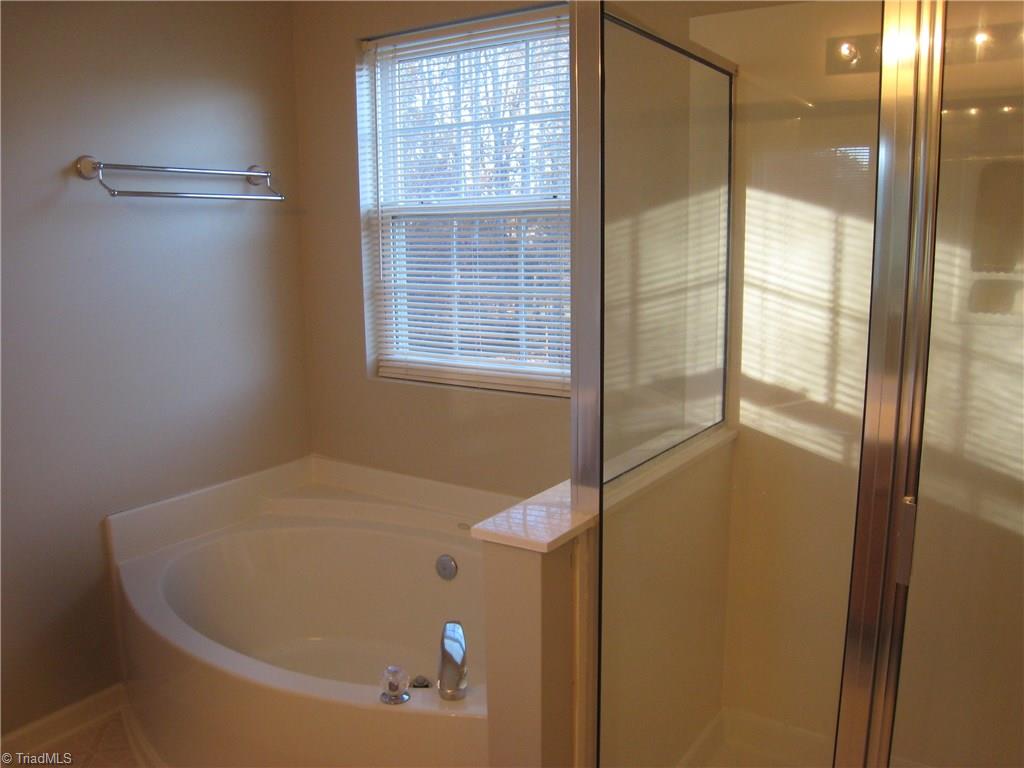 1112 Hampton Park Dr, High Point, NC 27265 photo 26