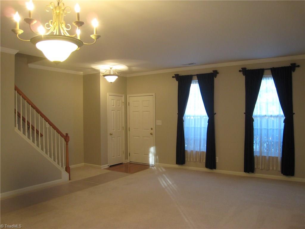 1112 Hampton Park Dr, High Point, NC 27265 photo 4