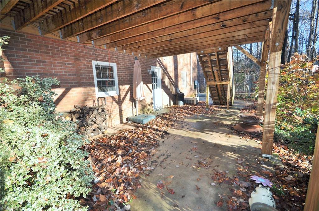 1806 Overlook Pt, High Point, NC 27265 photo 29