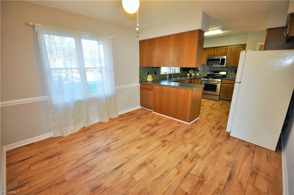 1806 Overlook Pt, High Point, NC 27265 photo 14