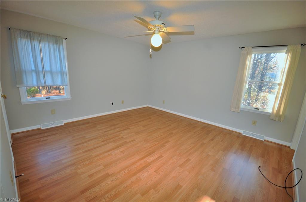 1806 Overlook Pt, High Point, NC 27265 photo 21