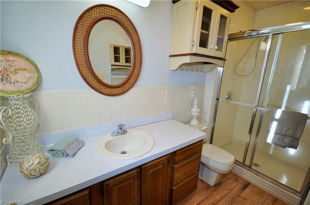 1806 Overlook Pt, High Point, NC 27265 photo 6