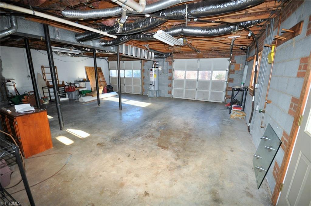 1806 Overlook Pt, High Point, NC 27265 photo 28