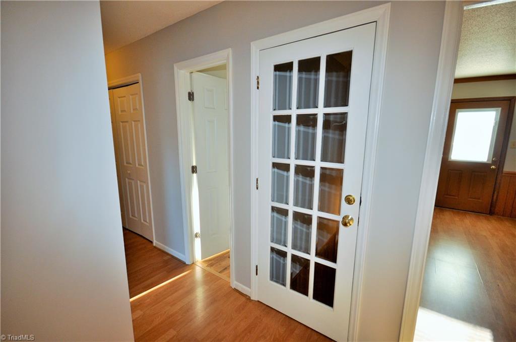 1806 Overlook Pt, High Point, NC 27265 photo 19