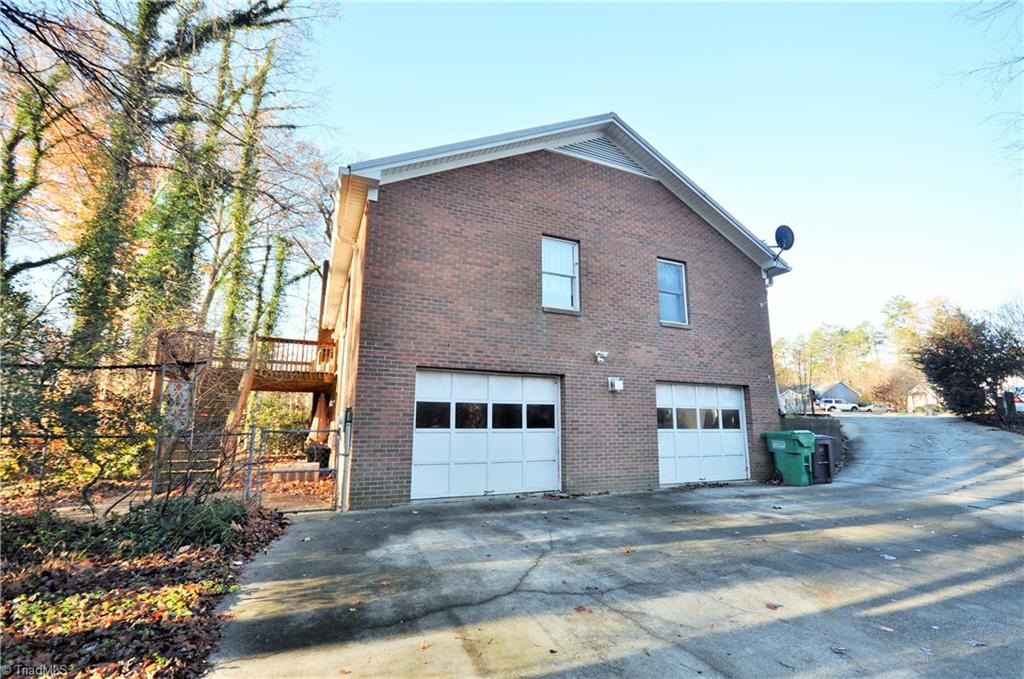1806 Overlook Pt, High Point, NC 27265 photo 27