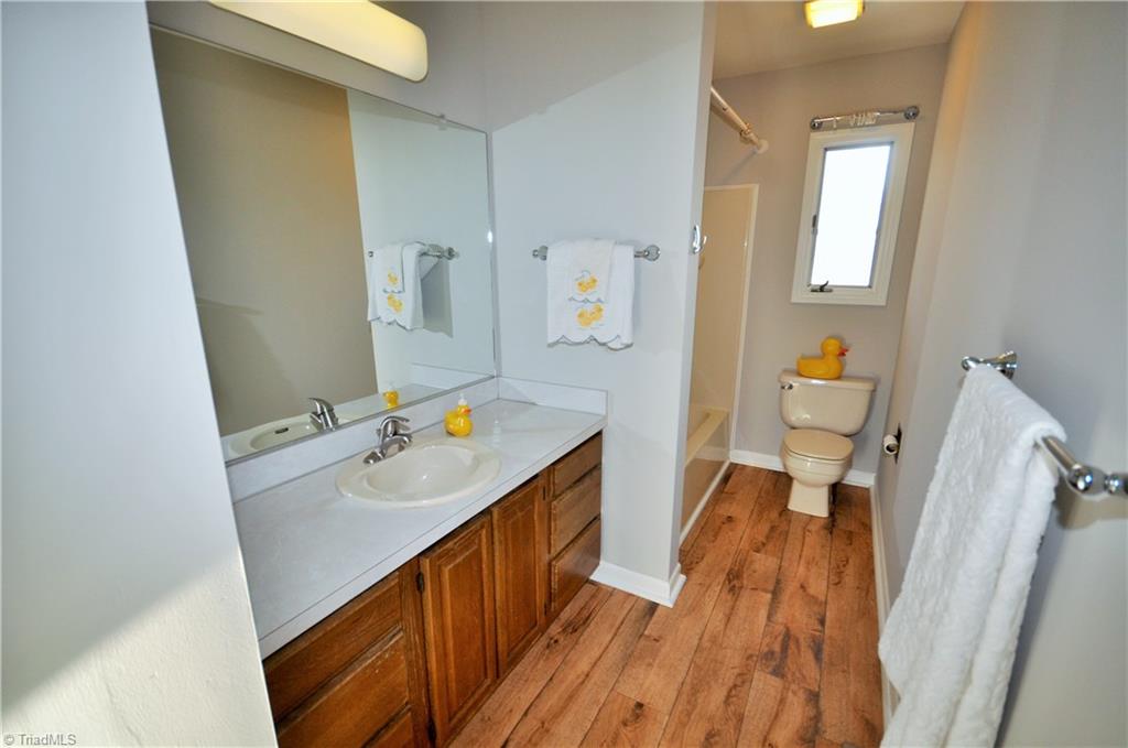 1806 Overlook Pt, High Point, NC 27265 photo 7