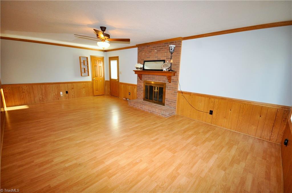 1806 Overlook Pt, High Point, NC 27265 photo 4