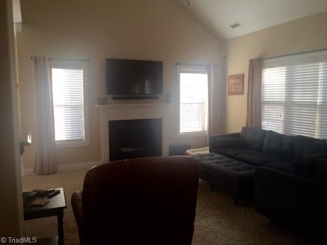19 Wexford Cir, Thomasville, NC 27360 photo 4