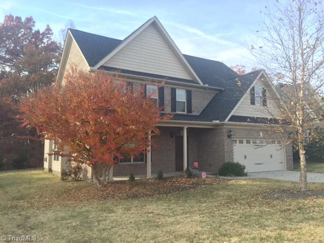 19 Wexford Cir, Thomasville, NC 27360 photo 2