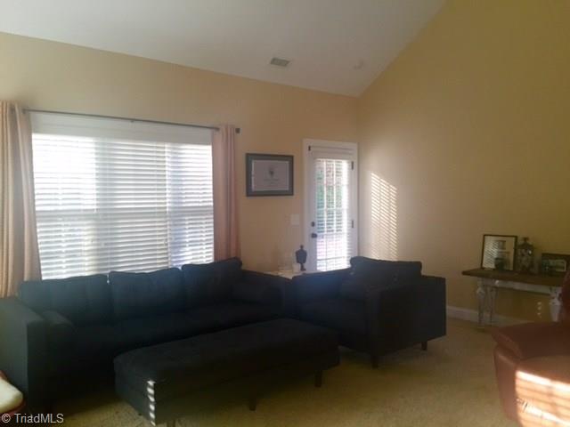 19 Wexford Cir, Thomasville, NC 27360 photo 3