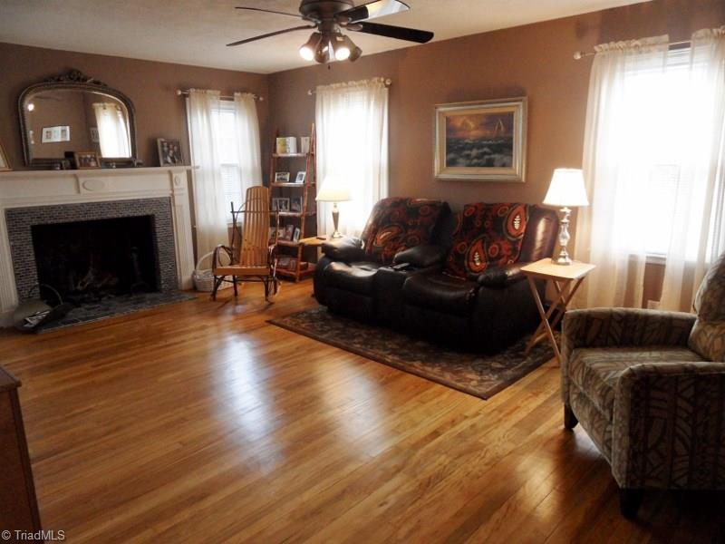 1529 Beaucrest Ave, High Point, NC 27265 photo 4