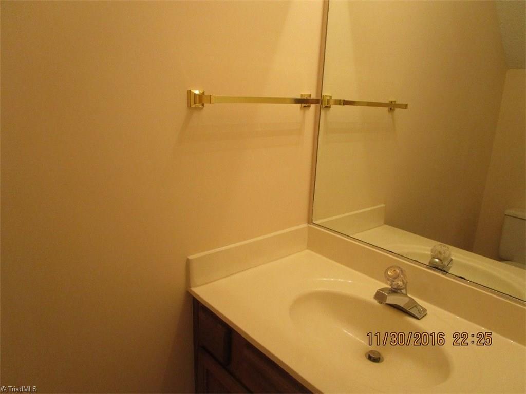 1704 Ternberry Rd, High Point, NC 27262 photo 9