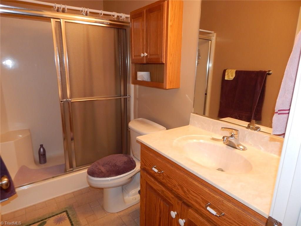 174 Brook Hill Ct, Elkin, NC 28621 photo 7