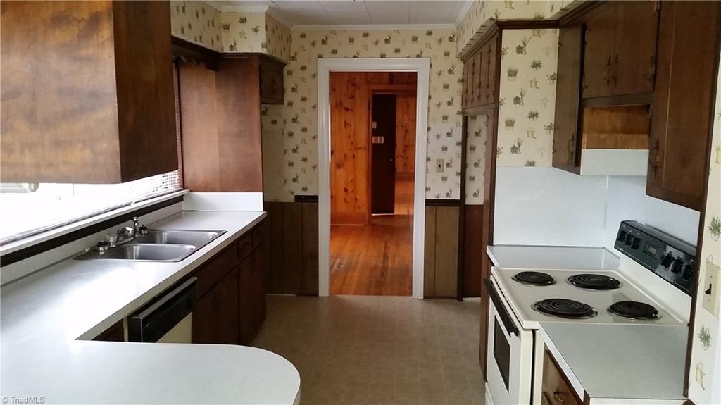 1327 Austin Traphill Rd, Elkin, NC 28621 photo 5