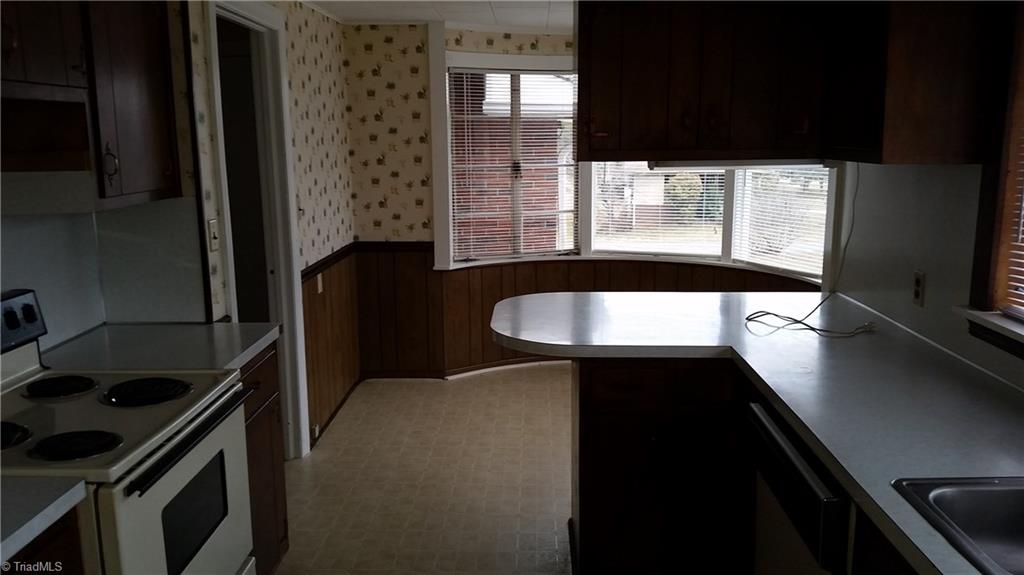 1327 Austin Traphill Rd, Elkin, NC 28621 photo 4