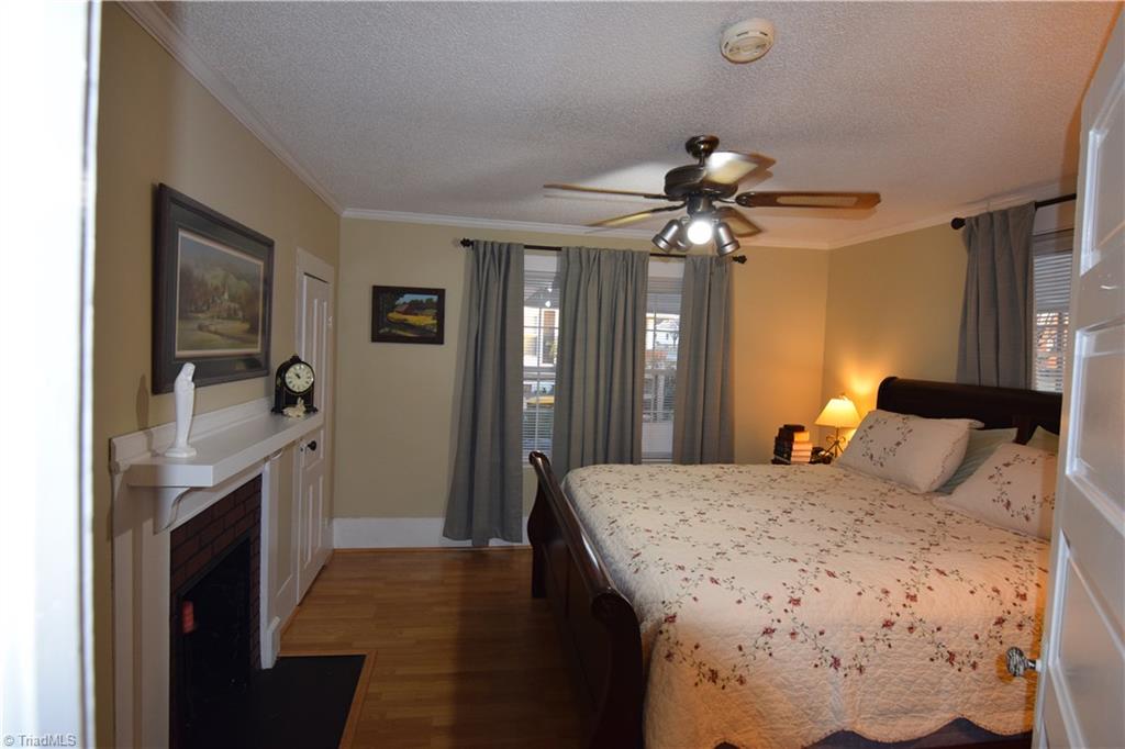 409 E Main St, Pilot Mountain, NC 27041 photo 13