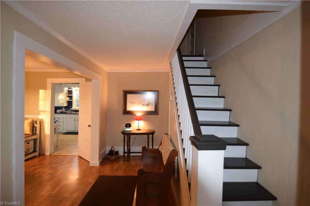 409 E Main St, Pilot Mountain, NC 27041 photo 11
