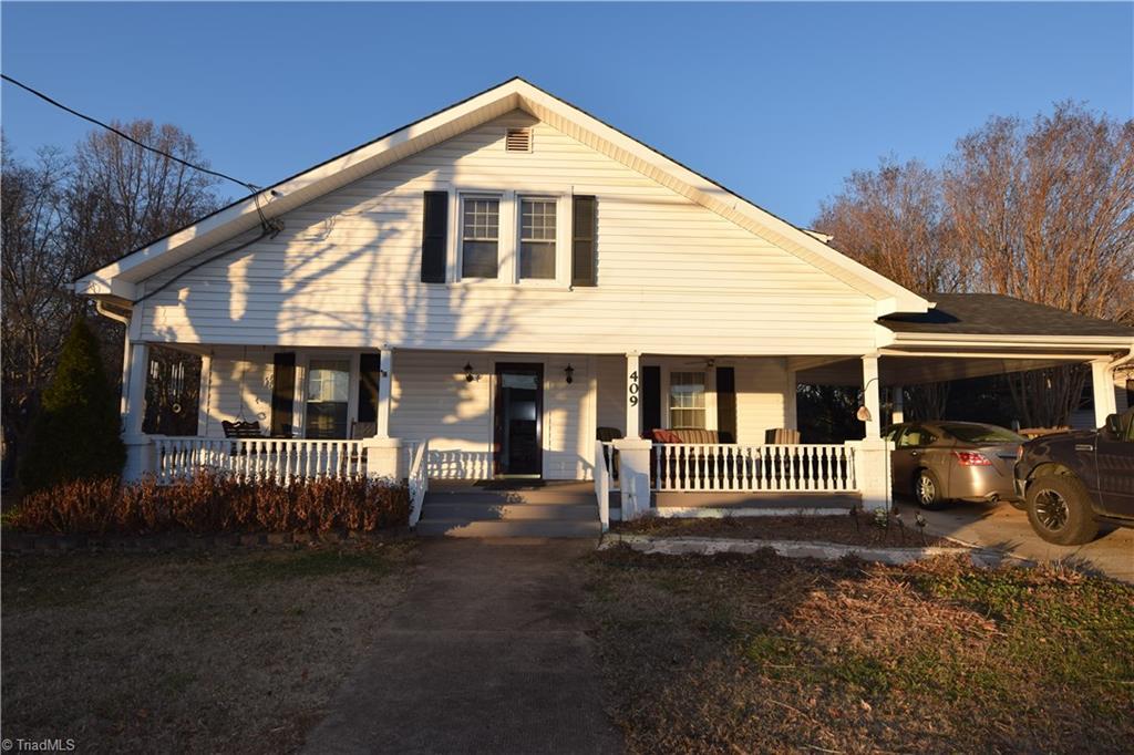 409 E Main St, Pilot Mountain, NC 27041 photo 1
