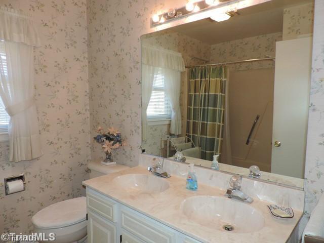 3915 Johnson St, High Point, NC 27265 photo 11