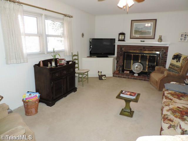 3915 Johnson St, High Point, NC 27265 photo 5