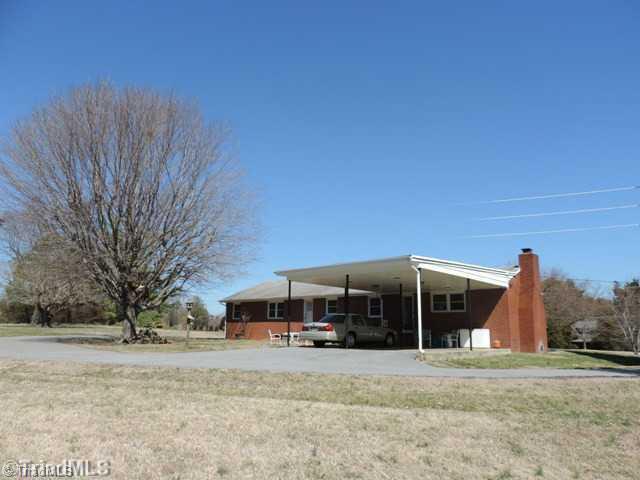 3915 Johnson St, High Point, NC 27265 photo 2